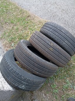 Pneu 195/65 R15 - 2