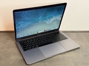 Macbook Air 13'' 2019 / i5 / 8GB / 256GB SSD / Space Gray - 2