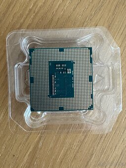 Intel Core i5-5675C @ 3,10 GHz soc. 1150 (5. gen) - 2