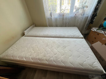 Bílá postel IKEA vč.matrací a roštu 180x200 cm - 2