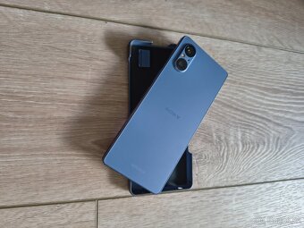 Sony Xperia 5V + pouzdro a sklo - 2