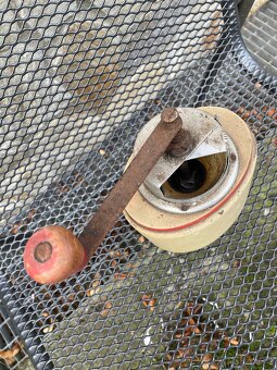 Starý mlýnek na kávu - 2