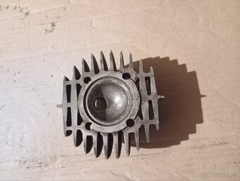 Hlava jawa 550 555 - 2