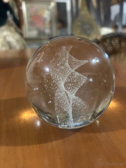 Skleněné těžítko s abstraktním motivem - 2