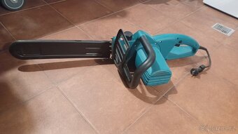 Elektricka pila BOSCH 1900W delka listy 350mm - 2