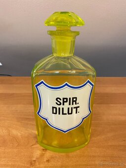 Sběratel nabízí staré lékárenské dózy - 2