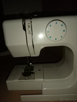 Mini šicí stroj - 2