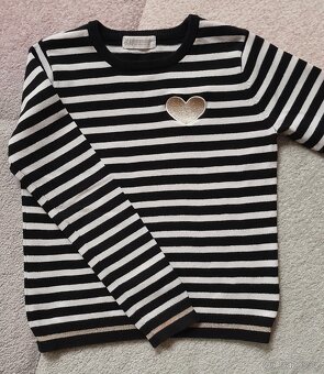 Dívčí svetřík vel. 134 - 2