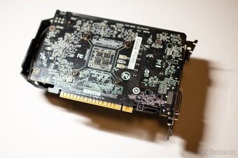 grafická karta Gigabyte GeForce GTX 1650 D6 WindForce OC 4G - 2