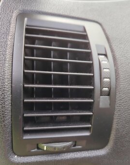 prodám výdechy topení do Škody Octavie 2 - 2