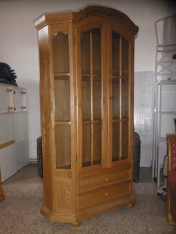 Rustikální vysoká vitrína - 2