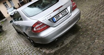 Mercedes clk240 - 2