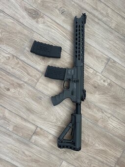 Prodám airsoft G&G predátora - 2