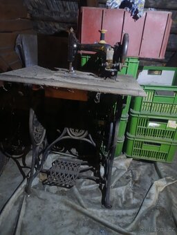 Šicí stroj - 2