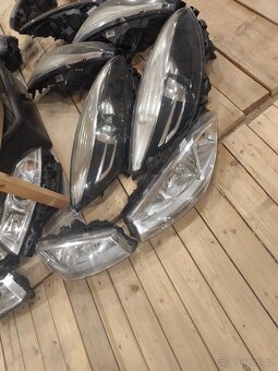 Prodám světla pro vozy Renault - 2