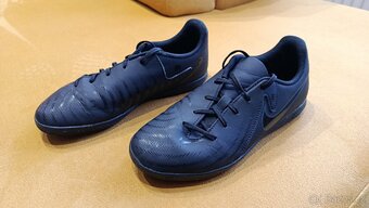 Sálovky značky Nike - 2