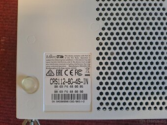 Switch MikroTik CRS112-8P-4S-IN - 2
