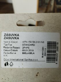 Zásuvka Tesla standard bílá - 2