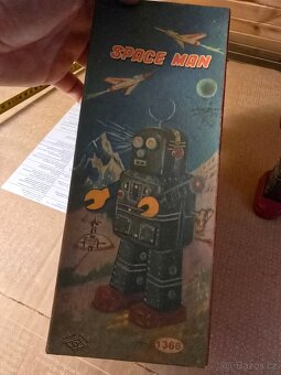 Stará vzacná hračka Robot s krabičkou - 2