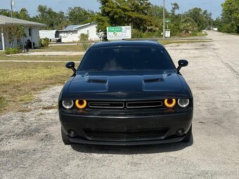 Dodge Challenger 3.6 V6 SXT PLUS - 2