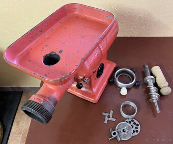 Řeznický mlýnek na maso - 2