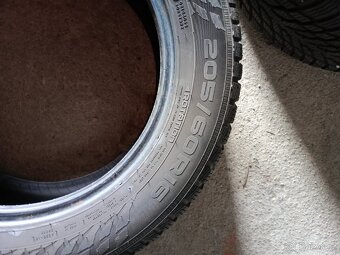 Zimní pneu 205/60 R16 - 2