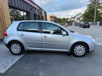 VW GolfV 1.4i 59kw 7/2007 JEN 126.340km 1.maj digi klima - 2