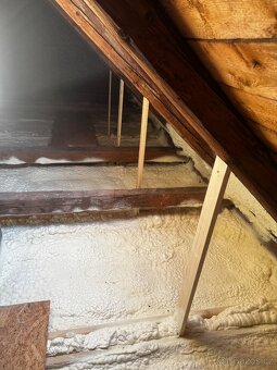 Stříkaná pur izolace 25 cm za 420 Kč - 2