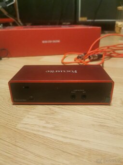 Focusrite Scarlett 2i2 Studio 3rd Generation - 2