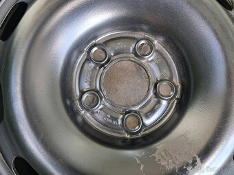Nová zimní kola 185/60 R15 - 2