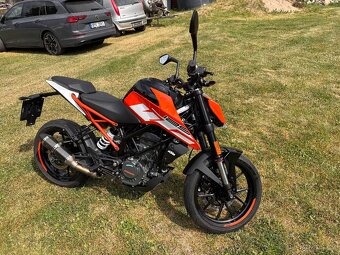 KTM Duke 125, rok 2020, najeto 15900 km, 11 KW - 2