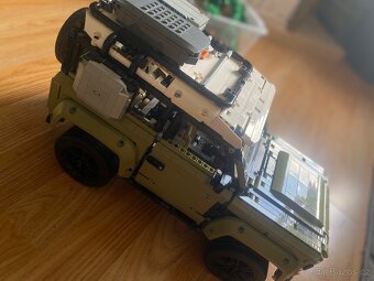 Lego 42110 Technic - Land Rover Defender - 2