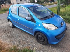 peugeot 107 1.0i klima rv2009 - 2