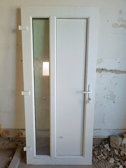 Vchodové plastové dveře - 2