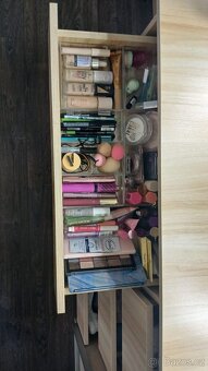 Toaletní stolek - 2