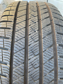 Vredestein Quatrac 235/45 R18 98Y 2Ks celoroční pneumatiky V - 2