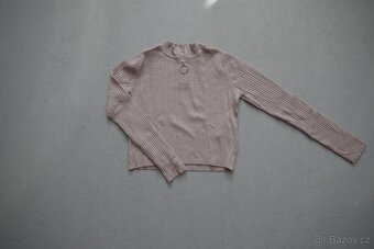 Dívčí komplet velikosti 134 - 2