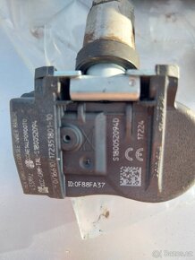 POUŽITÝ - Ventil se snímačem tlaku 4ks - Mitsubishi - 2