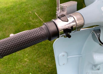 Elektroskútr Sunra - ideální dárek k vánocům, STK do 2030 - 2