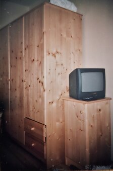 Prodej. Postel, noční stolek, skříně, komoda - 2