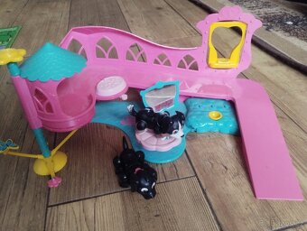 Pet parade pejsci. - 2