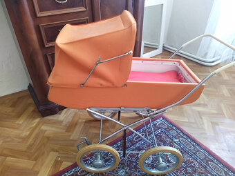 Retro kočárek pro panenky, 70. až 80. let 20. století, ČSSR - 2