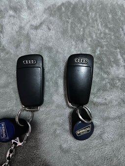 Prodám klíče Audi a6 c6 868MHz - 2