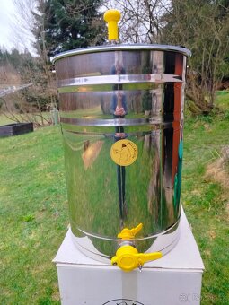 Včelařský medomet - 2