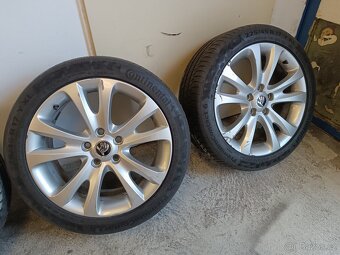225/45/17 Škoda original - 2