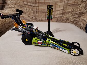 LEGO Technic 42103 Dragster - 2