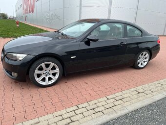 BMW 320i Coupe - 2