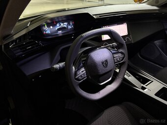 Peugeot 308,1.2PT,EAT8,ČR,1.MAJ,7711km,záruka do 11/2027 - 2