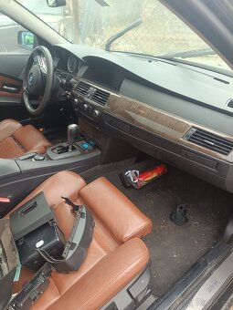 KRÁSNÝ Interiér BMW E61 hnědá KŮŽE výhřev dekor - 2