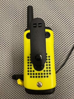 Vysílačky Motorola – 6 ks + nabíječky – TOP stav - 2